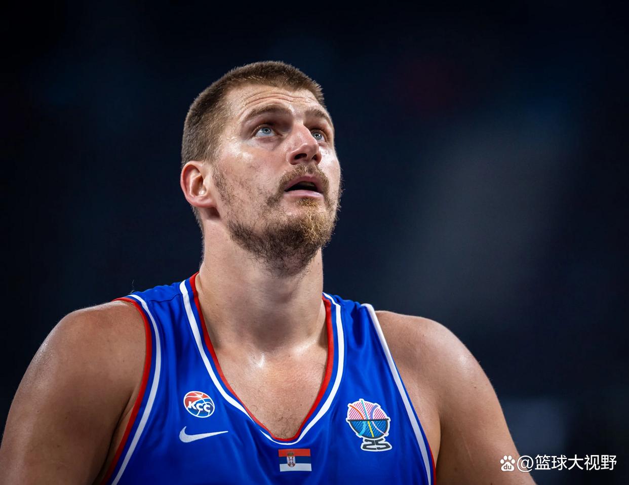 英雄联盟-塞维利亚迎NBA总决赛关键赛，转会期回应争议，球迷炸锅，临场指挥获称赞的简单介绍