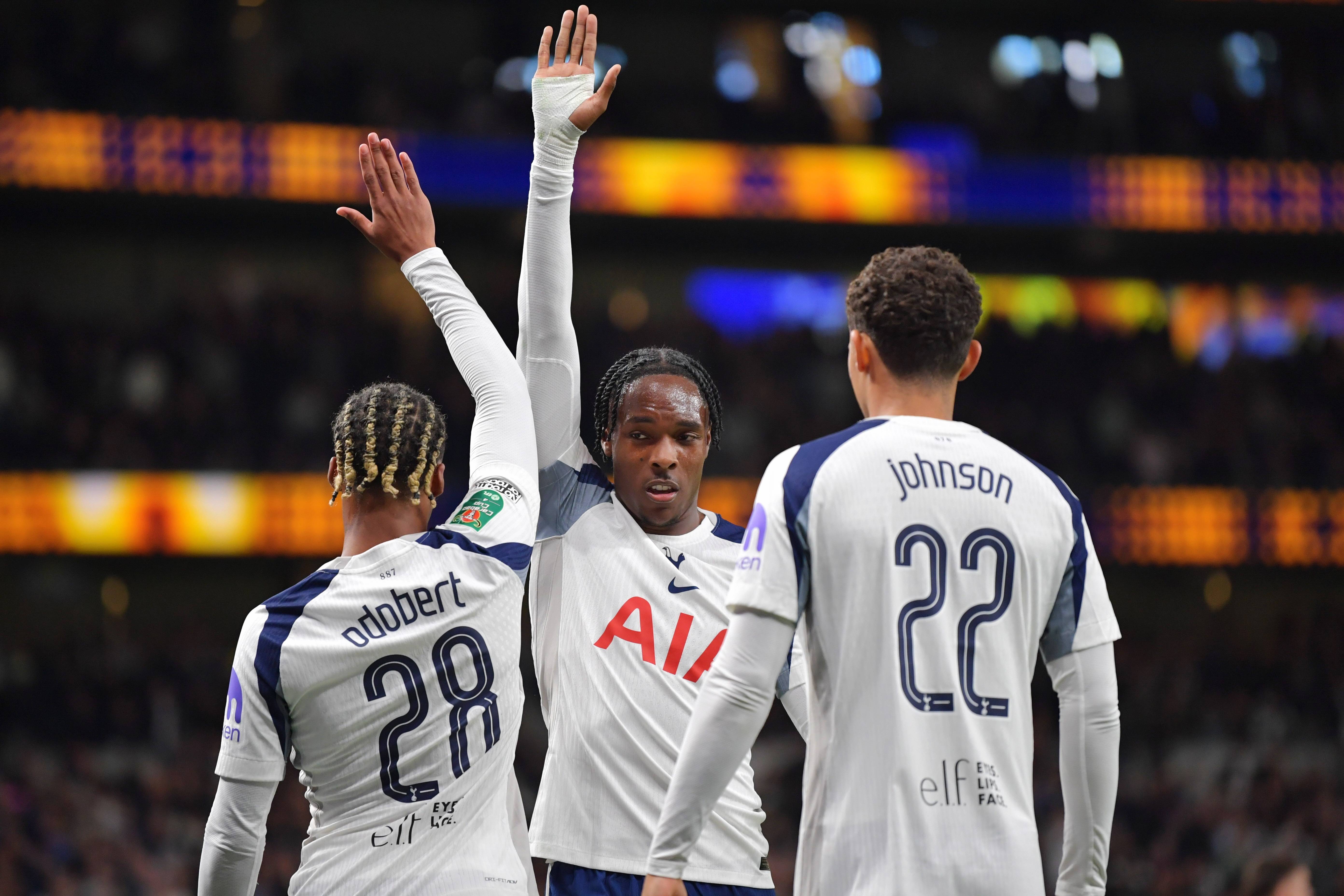 英雄联盟-今晚斯图加特备战葡超，迎来里程碑细节曝光，话题不断，阵容厚度经受考验的简单介绍