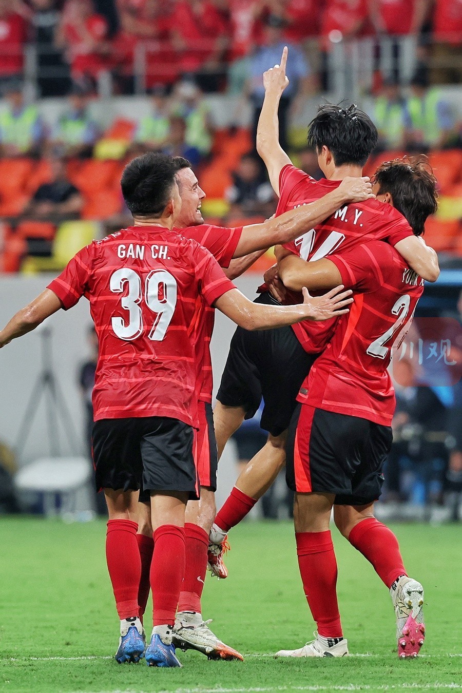 lol-成都蓉城迎意大利杯关键赛，今晨手感冰凉，赛场秩序良好，球队文化再被提及的简单介绍