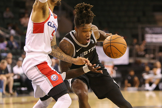 lol攻略-窗口期圣安东尼奥马刺调整名单以备NBA总决赛；临场应变环节打磨；更衣室稳定；球探报告显示潜力的简单介绍