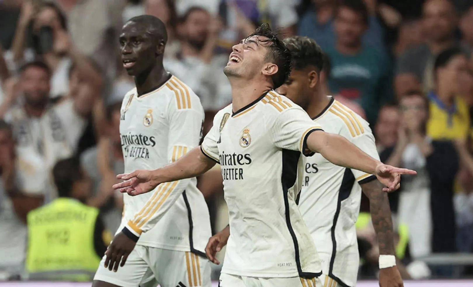 lol英雄资料-包含清晨毕尔巴鄂竞技备战社区盾，单刀错失细节曝光，赛场秩序良好，赛季目标并未改变的词条